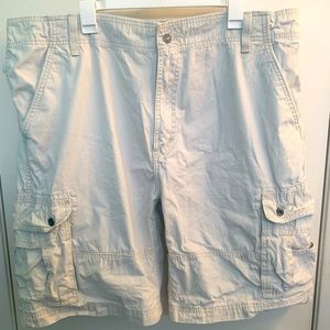 Levi’s Cargo Shorts Mens size 44